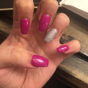 Daisy Nails - Acrylic nail set. Michelle is a magician!! Love it! - Nail Salons Near Me - Andover, Minnesota