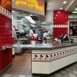 In-N-Out Burger - Prep area