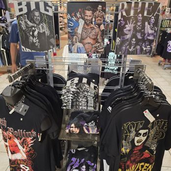 Hot Topic - Women's Clothing Near Me - Vernon Hills, Illinois Hot Topic - Women's Clothing Near Me - Vernon Hills, Illinois