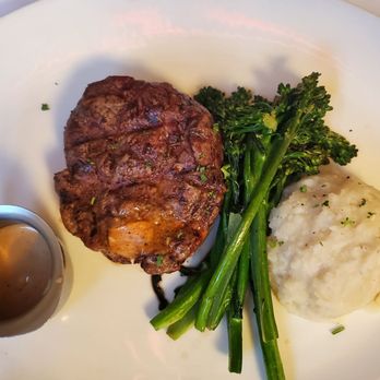 ChouChou French Bistro - Filet De Boeuf Charolais - French Near Me - Burlingame, California ChouChou French Bistro - Filet De Boeuf Charolais - French Near Me - Burlingame, California
