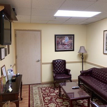 Phillip J. Jusino & Associates, PC - Waiting room - Divorce & Family Law Near Me - Smithtown, New York Phillip J. Jusino & Associates, PC - Waiting room - Divorce & Family Law Near Me - Smithtown, New York