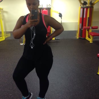 Retro Fitness - Great mirrors for gym selfies lol - Gyms Near Me - Brooklyn, New York