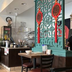 Lu’s Bistro Chinese Cuisine - Nice clean place with good food . Some days we get great service.. other time so so
