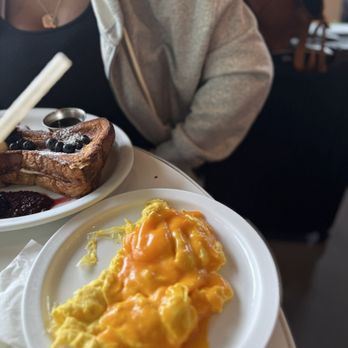 Bistro Cafe - Scrambled Eggs and Cheese - Breakfast & Brunch Near Me - Miami, Florida