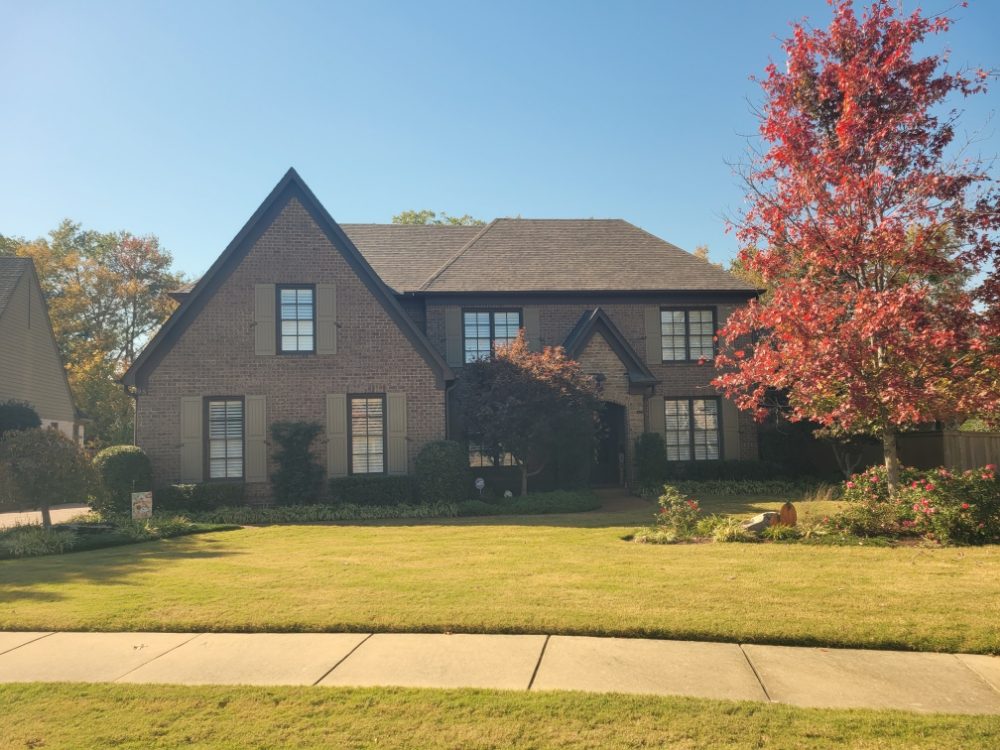 Slide of Lindsey Roofing