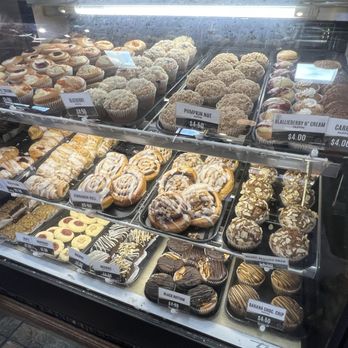Linn's Restaurant - American Near Me - Cambria, California