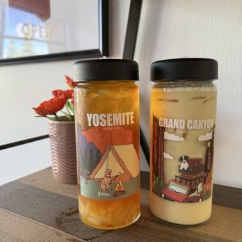 Lazi Cow - Passionfruit mango black tea w/ lychee jelly "Selling Sunset" (L) + jasmine milk tea sweetened with honey (R) - Bubble Tea Near Me - Folsom, California Lazi Cow - Passionfruit mango black tea w/ lychee jelly "Selling Sunset" (L) + jasmine milk tea sweetened with honey (R) - Bubble Tea Near Me - Folsom, California