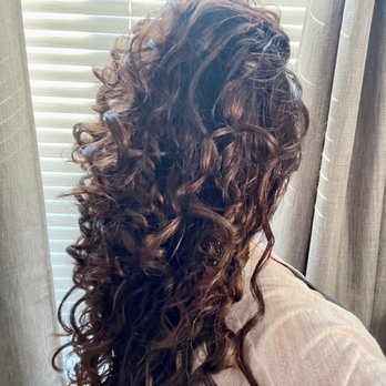 Vogue Salon - Curly haircut - Hair Salons Near Me - Laguna Beach, California Vogue Salon - Curly haircut - Hair Salons Near Me - Laguna Beach, California