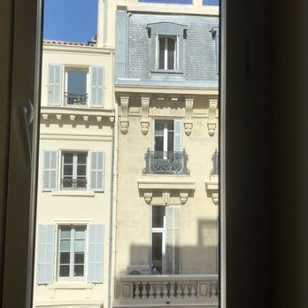 Grand Hôtel Beauvau - View from window - when closed keeps all noise out. - Hotels Near Me - Marseille, 13
