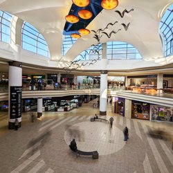 Sunridge Mall - Man community area facing the north hall
