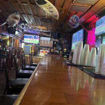 Beach House Bar & Grill - Bar area - Bars Near Me - Myrtle Beach, South Carolina