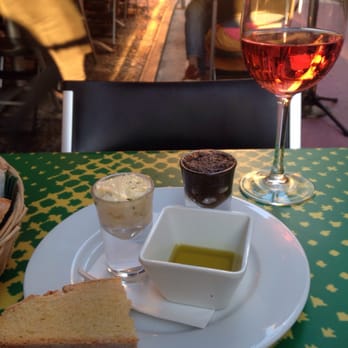 Povo - Portugese rosé, tapenade & bread - Portuguese Near Me - Lisbon, 11