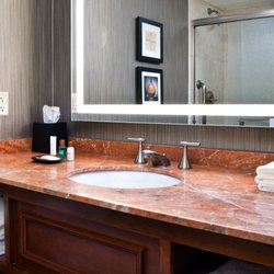 Sheraton Niagara Falls - Bathroom Vanity