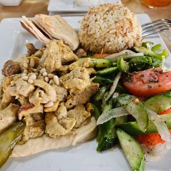 Dvine Mediterranean Experience - Brea - Chicken shawarma plate - Mediterranean Near Me - Brea, California