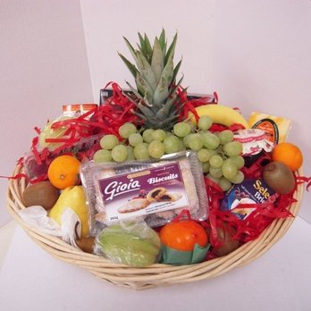 Quattrocchi's - a basket of fruit and candy - Grocery Near Me - Kingston, Ontario Quattrocchi's - a basket of fruit and candy - Grocery Near Me - Kingston, Ontario