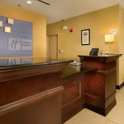 Holiday Inn Express & Suites - Uvalde