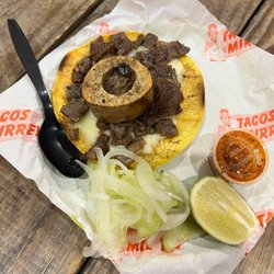 Tacos Mirrey - Asada with bone marrow