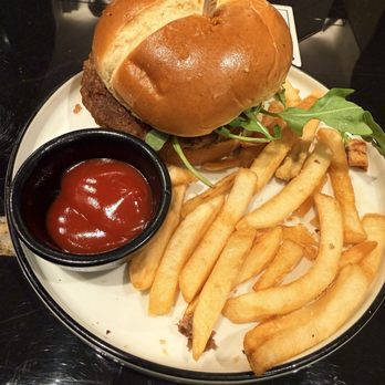 Chase Sapphire Lounge - Airport Lounges Near Me - East Elmhurst, New York