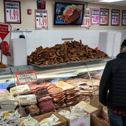 Mendoza Grocery II - Meat cuts to your liking