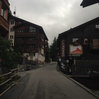 Sparky's - 外观 - Indian Near Me - Zermatt, VS Sparky's - 外观 - Indian Near Me - Zermatt, VS