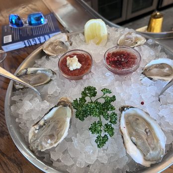 Hudson House - Oyster selection - Bars Near Me - Fort Worth, Texas