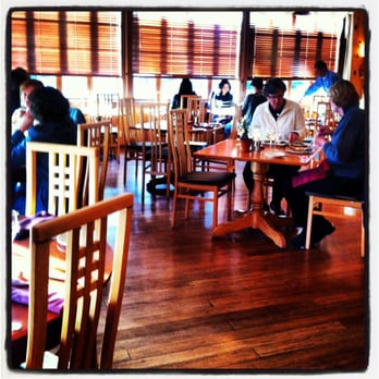 Ravens' Restaurant - Dining room - Vegan Near Me - Mendocino, California Ravens' Restaurant - Dining room - Vegan Near Me - Mendocino, California