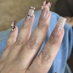 London Nail Bar - I feel pretty