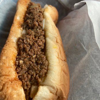 Pete’s Grill - Chili dog with onions - Hot Dogs Near Me - Petersburg, Virginia Pete’s Grill - Chili dog with onions - Hot Dogs Near Me - Petersburg, Virginia