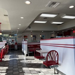 In-N-Out Burger - Inside