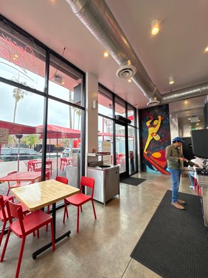 Dave's Hot Chicken by null