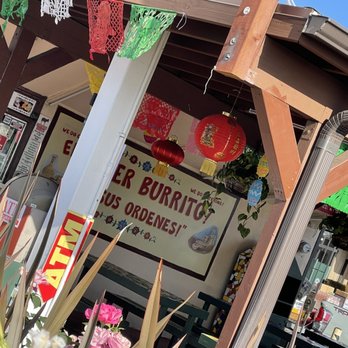 El Super Burrito - Outdoor patio - Mexican Near Me - Pasadena, California El Super Burrito - Outdoor patio - Mexican Near Me - Pasadena, California