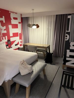 Radisson RED Brussels by null