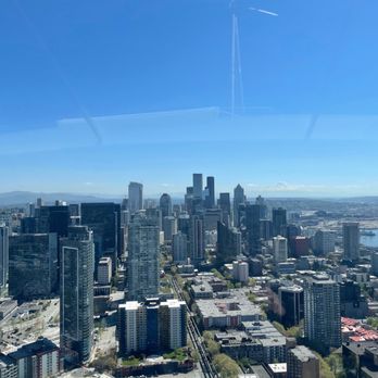 Space Needle - View of the skyline - Landmarks & Historical Buildings Near Me - Seattle, Washington Space Needle - View of the skyline - Landmarks & Historical Buildings Near Me - Seattle, Washington