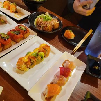 EAT'S SUSHI - Sushi Bars Near Me - Costa Mesa, California