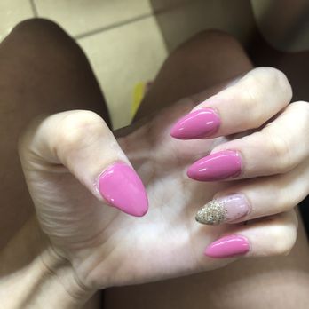 World Nails - Nails in shape of watermelon seeds instead of almond. Big and bulky. - Nail Salons Near Me - Lafayette, Louisiana World Nails - Nails in shape of watermelon seeds instead of almond. Big and bulky. - Nail Salons Near Me - Lafayette, Louisiana