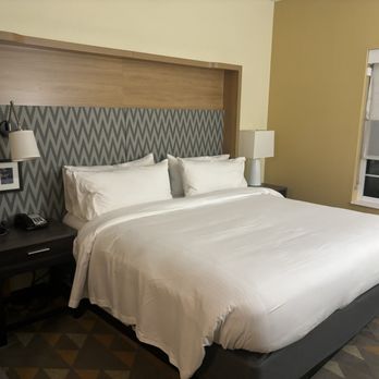 The Scenic Hotel - Room - Hotels Near Me - Asheville, North Carolina The Scenic Hotel - Room - Hotels Near Me - Asheville, North Carolina