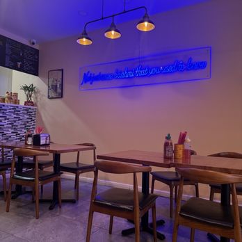 Banhmi-Pro - Seating area - Vietnamese Near Me - Brooklyn, New York