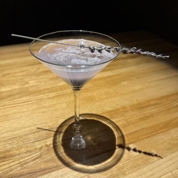 Devon Seafood & Steak - Lavender drop - Seafood Near Me - Oakbrook Terrace, Illinois