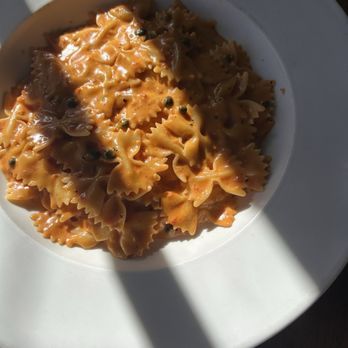 Pomodoro Trattoria - Farfalle alla Vodka - Italian Near Me - Los Angeles, California Pomodoro Trattoria - Farfalle alla Vodka - Italian Near Me - Los Angeles, California