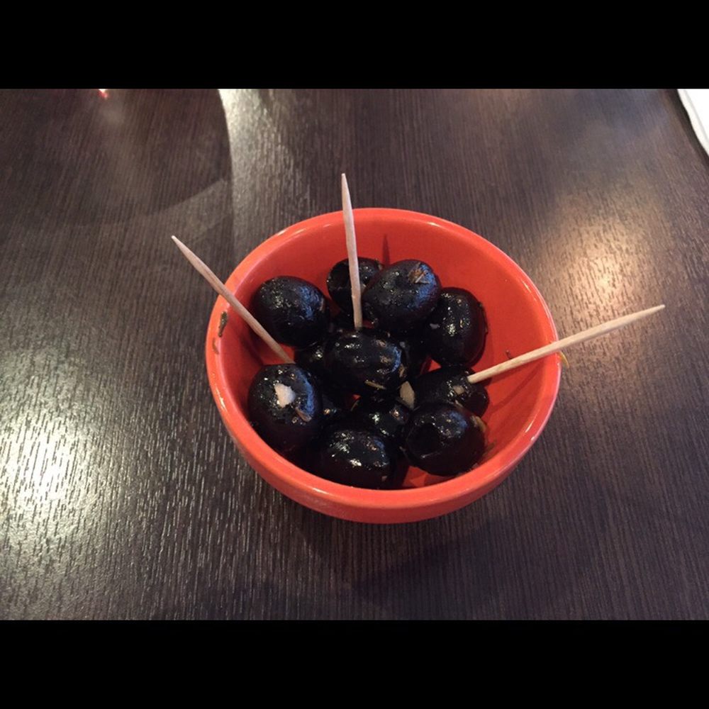 Le Bistrot Du Sud Ouest - Complimentary Stuffed Olives - French Near Me - Paris, 75 Le Bistrot Du Sud Ouest - Complimentary Stuffed Olives - French Near Me - Paris, 75