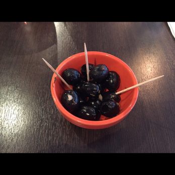 Le Bistrot Du Sud Ouest - Complimentary Stuffed Olives - French Near Me - Paris, 75