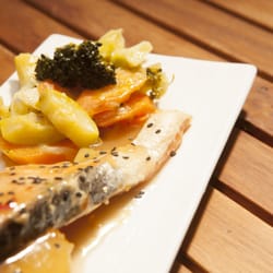 El Pimiento Rojo - Salmón glaseado con jenjibre