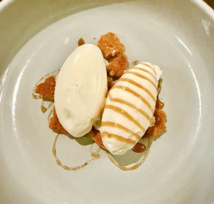 The Charleston Place by null