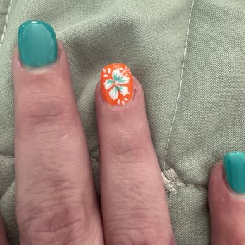 Tami-A Nails Salon - Hand painted hibiscus - Nail Salons Near Me - Honolulu, Hawaii