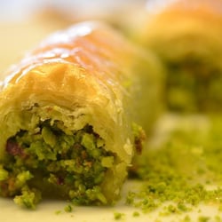 Çulcuoğlu Baklava Restaurant - Dürüm Tatlısı..