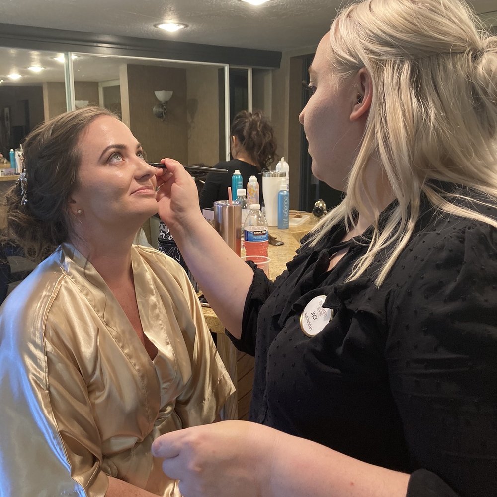 Poco Diablo Resort - Make-up by Jacy in the bridal suite - Hotels Near Me - Sedona, Arizona Poco Diablo Resort - Make-up by Jacy in the bridal suite - Hotels Near Me - Sedona, Arizona