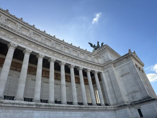 Monument to Victor Emmanuel II by null