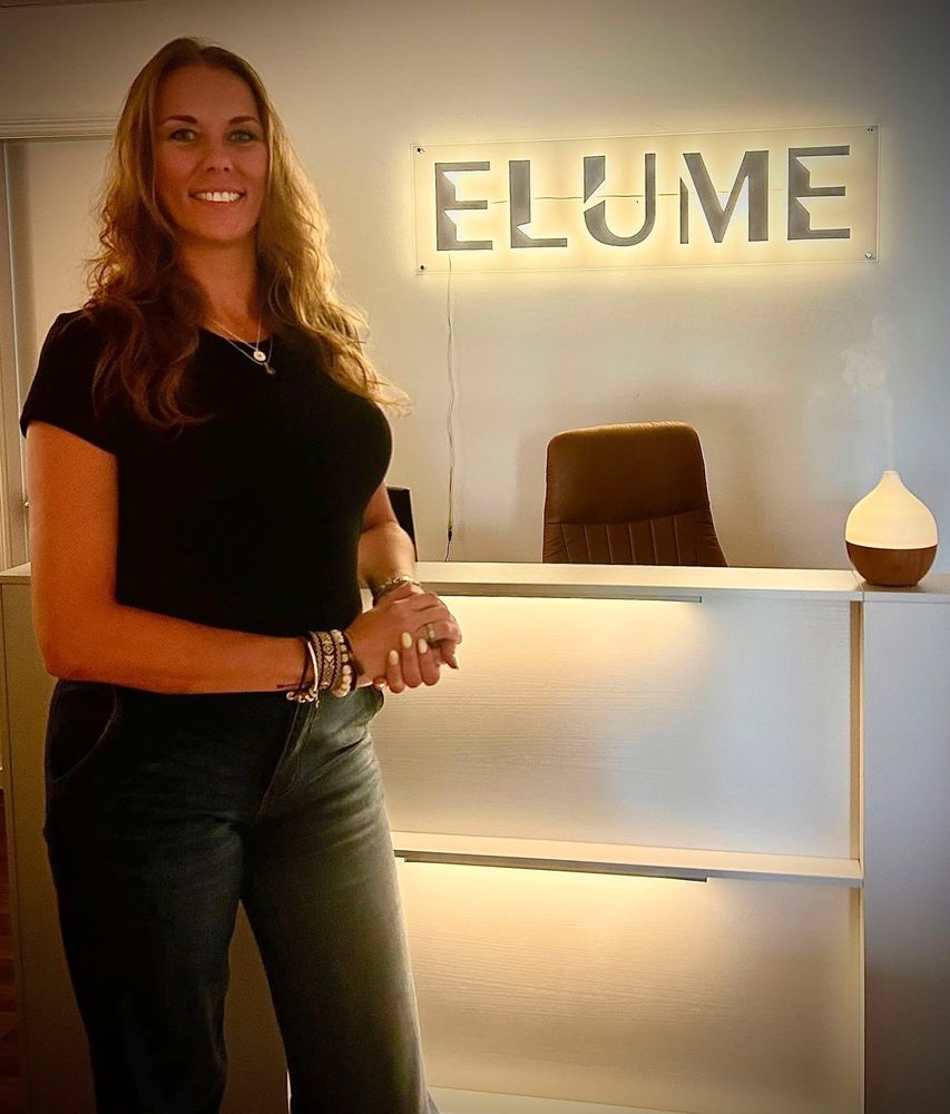 Elume Red Light Therapy Studio Logo