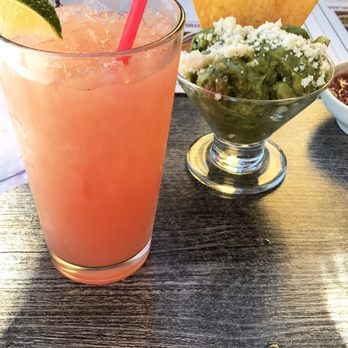Que Pasa! - Guacamole, cocktail - Mexican Near Me - Atascadero, California