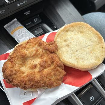 Chick-fil-A - Bun could use some toasting; a bit soggy - Fast Food Near Me - Oakland, California Chick-fil-A - Bun could use some toasting; a bit soggy - Fast Food Near Me - Oakland, California